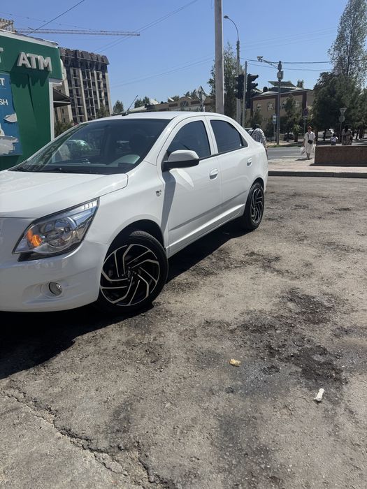 Gelik dizayn sotiladi 215/55/R17