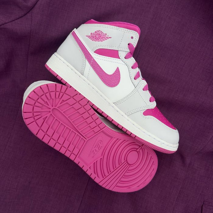 Pantofi Sport Air Jordan 1 Mid Fire Pink - 100% originalk
