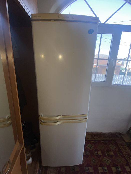 Холодильник продам срочно !!!