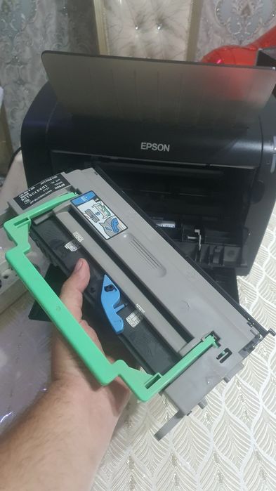 Epson aculaser m1200