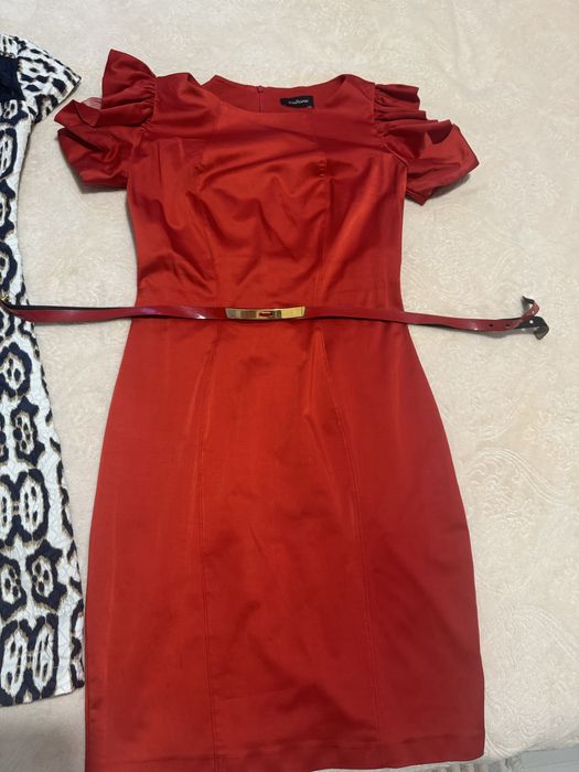 Продам платья 42-44 р/р.