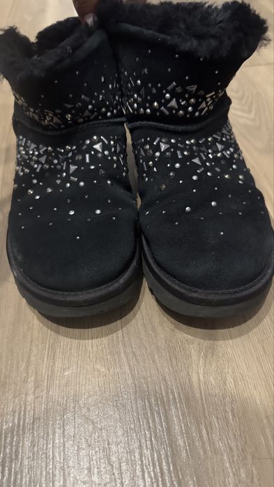 UGG cu paiete, marimea 37