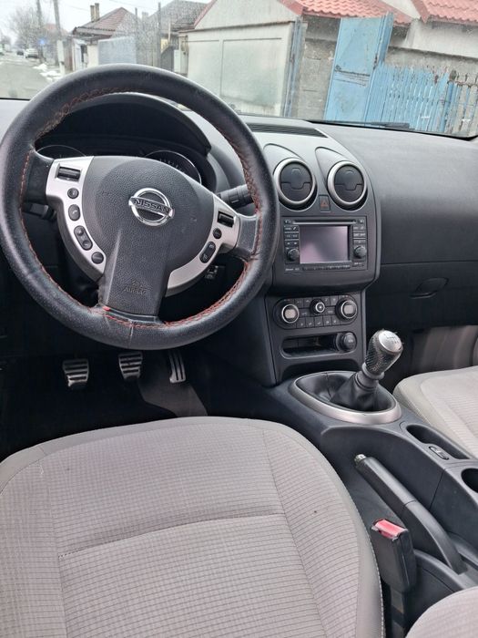 Vand nissan qasqhai 15 d an 2010 1650€