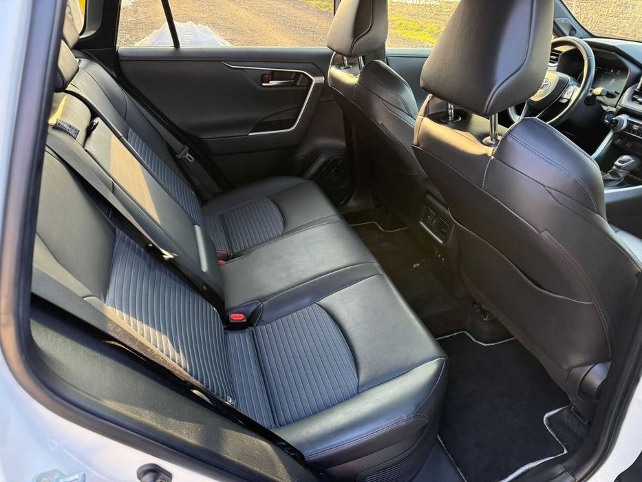 Toyota RAV4 2.5 Hybrid Style Distronic 115.000km JBL Piele