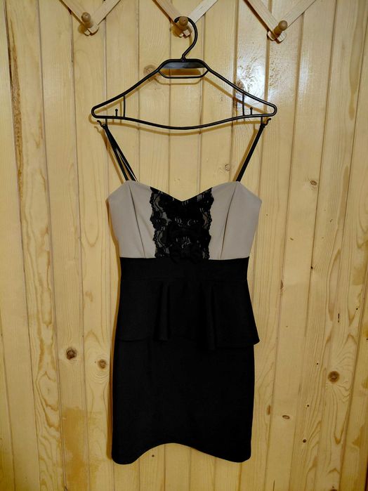 Рокля в черно и бежаво