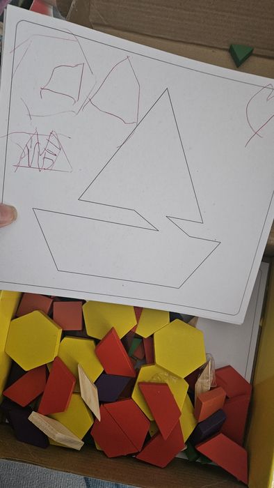 Vând pachet de 5 jocuri educative și distractive pentru copii peste