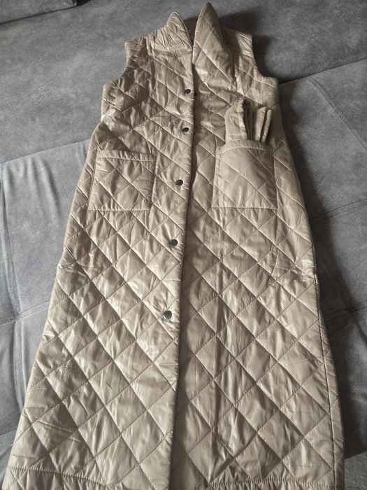 Продам безрукавку длинную