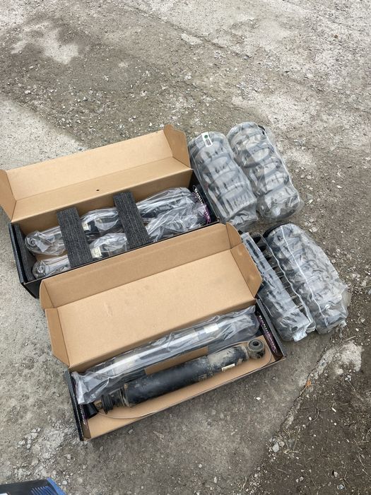 Оригинальный комплект аммортизаторов 4runner 285