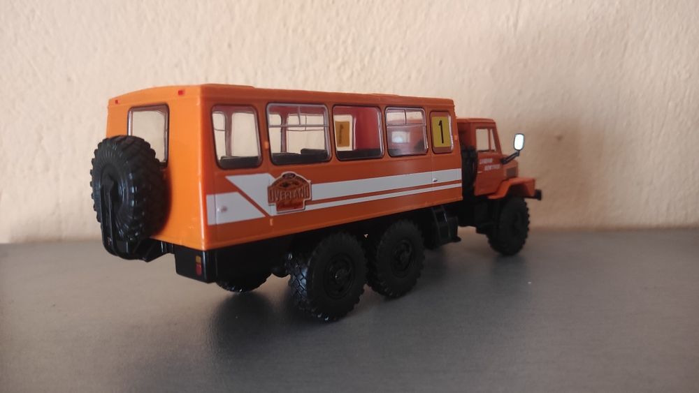 Метални модели 1:43 и 1:32