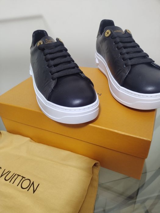 Adidași LV / mărimea 37 / noi in cutie