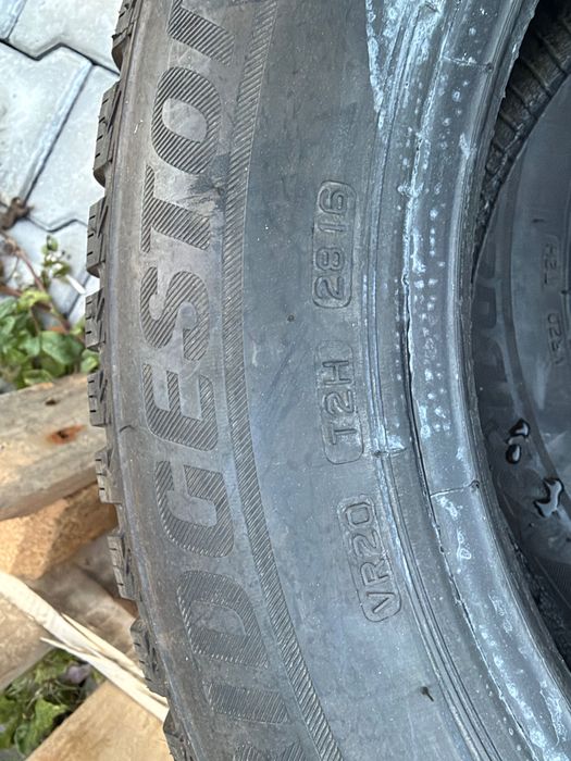 Зимни Гуми Bridgestone 205/60/16 - 2 броя