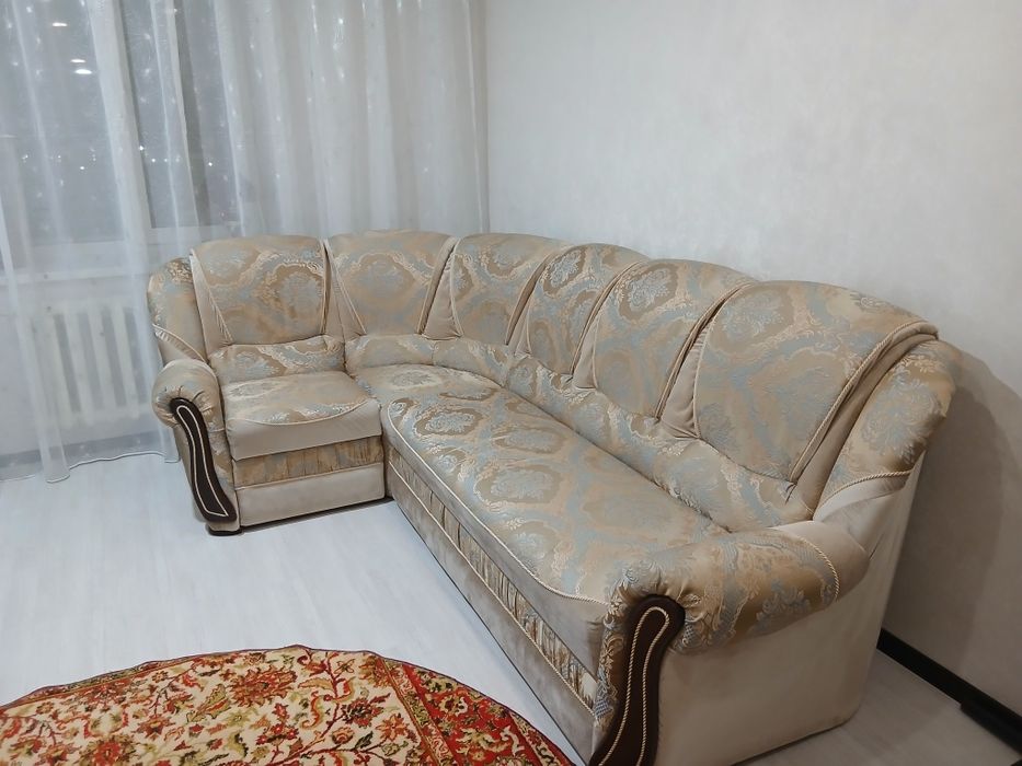 Продам диван угловой