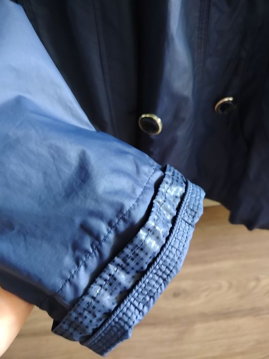 Ветровка женская