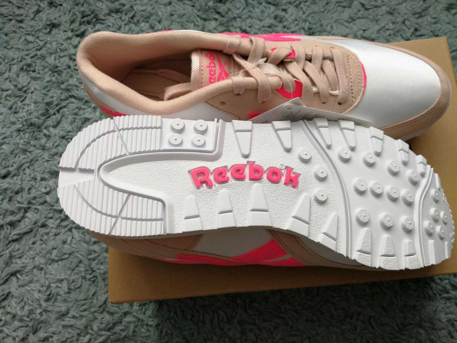 НОВИ Дамски маратонки Reebok Classic 100% Оригинал!!!