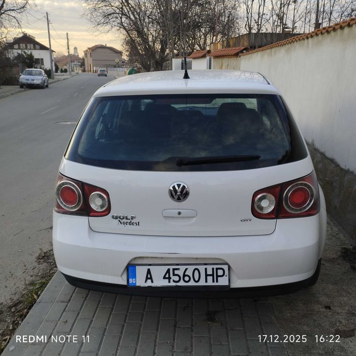 Продавам Фолксваген Голф