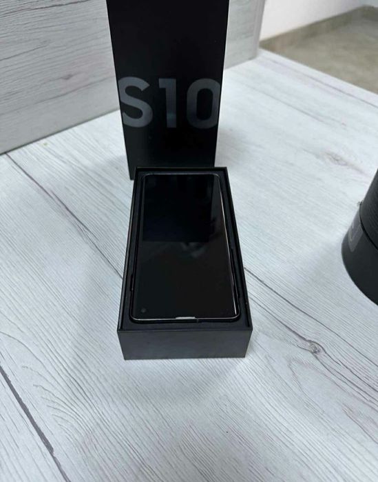 Vand samsung S10 citit descriera !