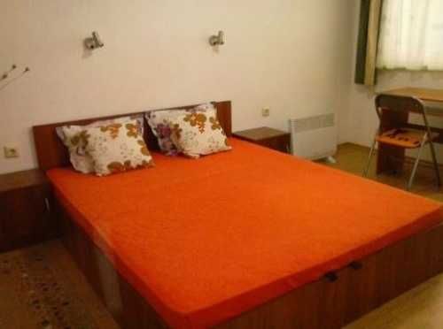 Дава се под наем Двустаен апартамент в Бургас, Център - 64 кв.м за 250 € - Снимка #2