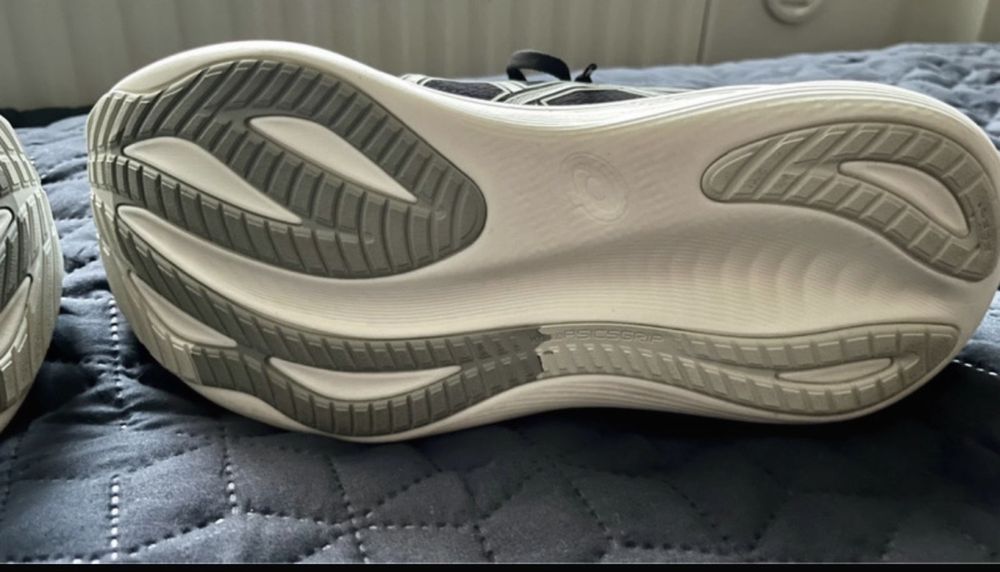 Ascis gel nimbus 27 wide