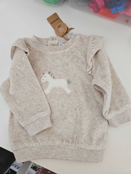 Продам одежду для девочек новую