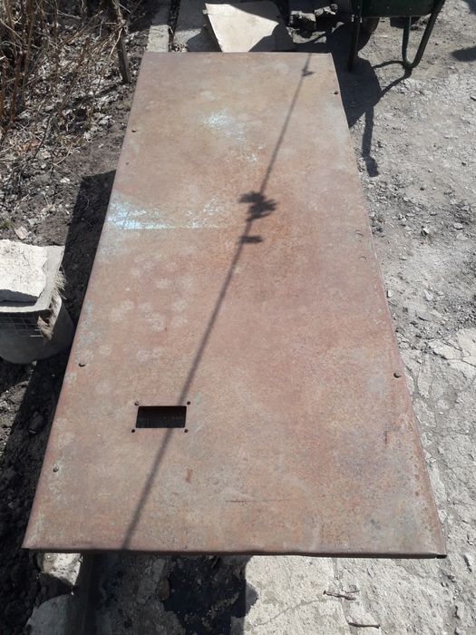 Продам металлический стол