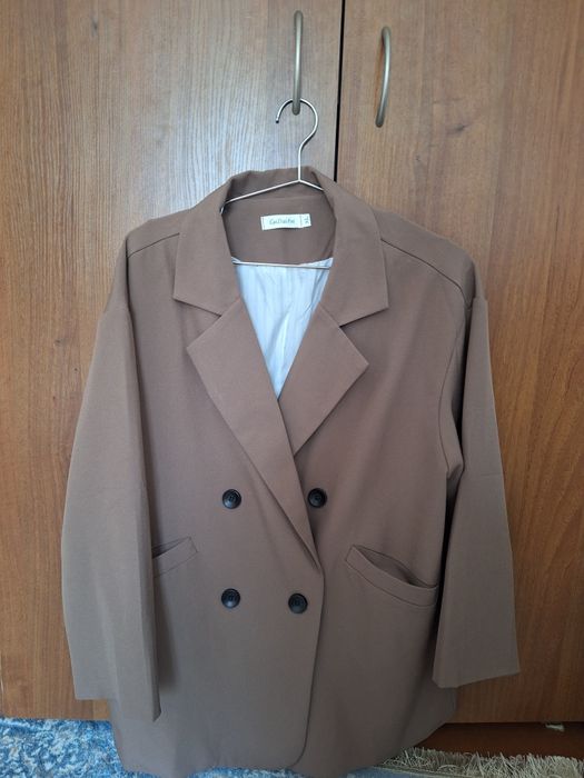 Пиджак коричневый