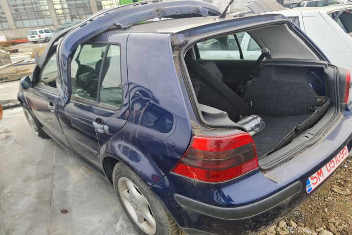 Fuzeta fata stanga Volkswagen VW Golf a 4-a generatie