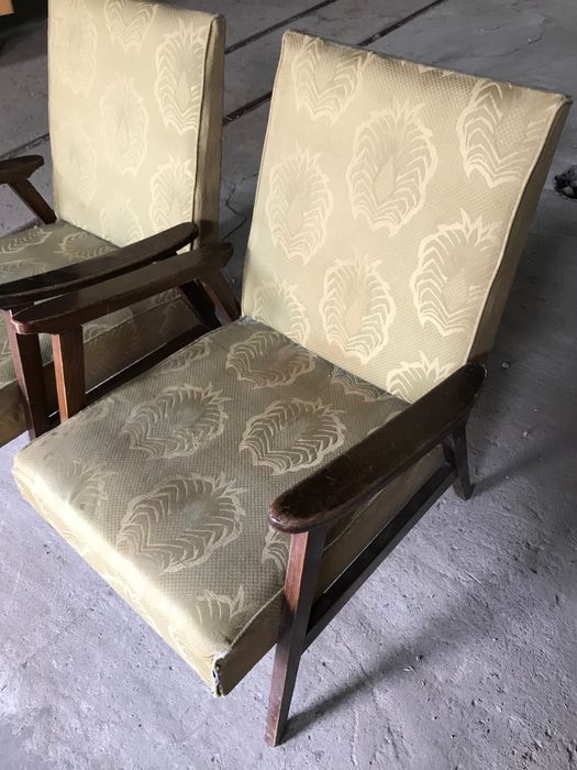 4 scaune sau 2 fotolii vechi / vintage / retro din lemn masiv