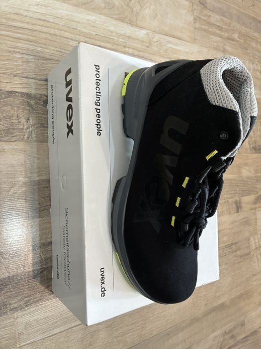 Високи работни обувки Uvex 1 S2 SRC, размер 44