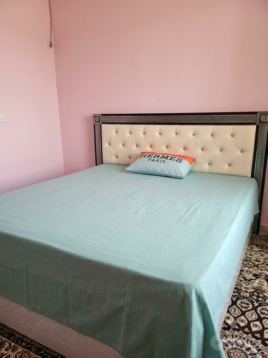 Кровать (170×210) с двумя прикроватными тумбами
