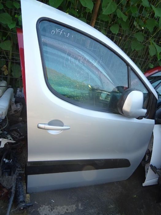 Vand Usa Fata Dreapta Peugeot Partner din 2010 volan pe stanga fara rugina fara lovituri