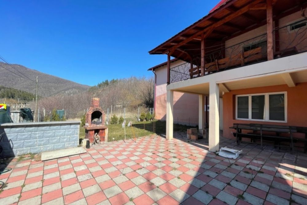 Se vinde vila in Bumbesti -jiu