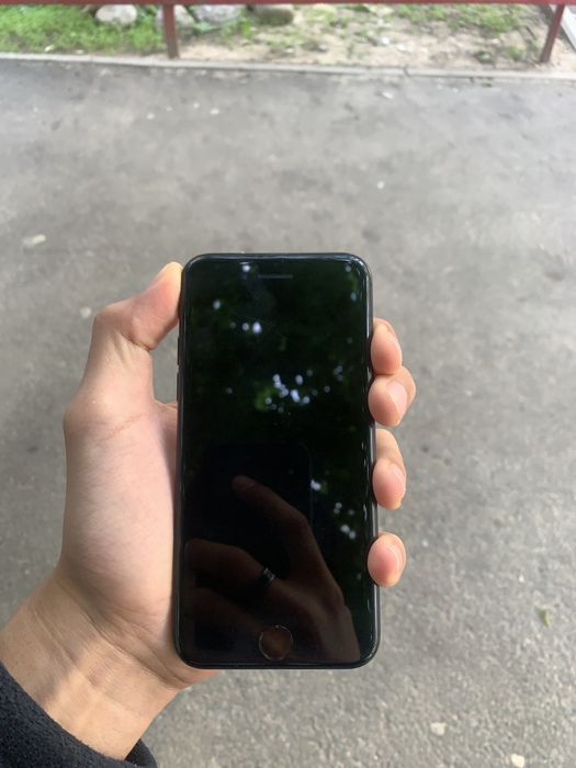 iPhone SE 3 2023