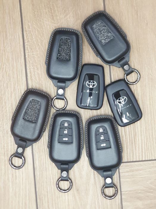Чехол для ключа Toyota Camry 70. 75