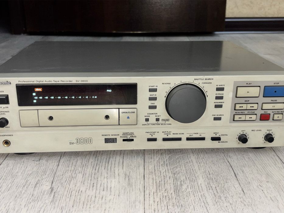 Panasonic SV-3800 Professional DAT Recorder