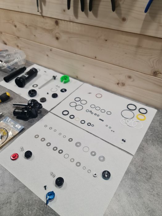 Service suspensii Rockshox Fox Marzocchi X-fusion Sr Suntour