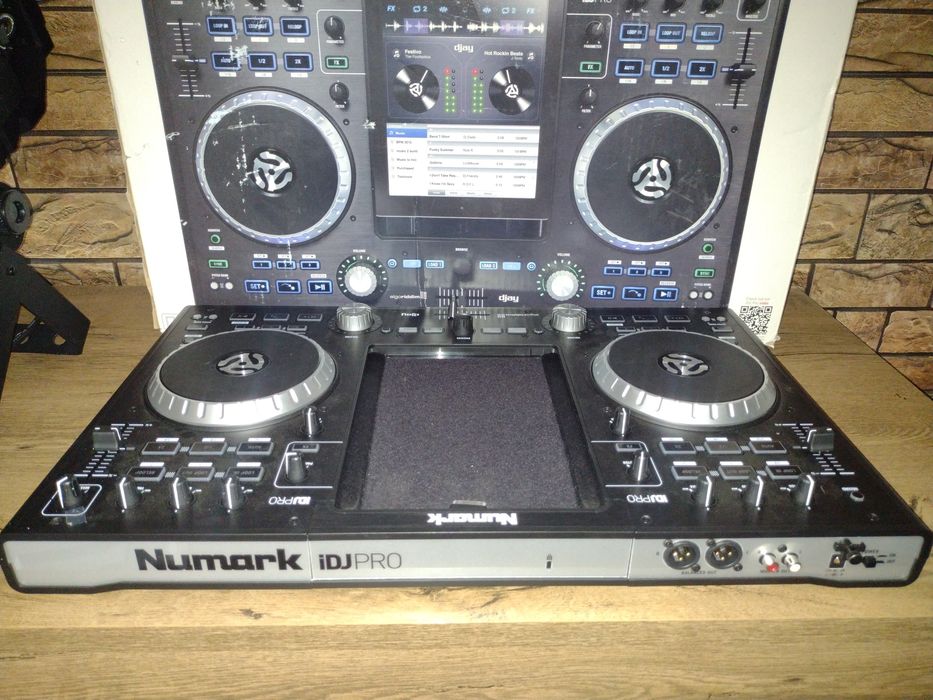 DJ пулт Numark iDJ Pro – професионален контролер