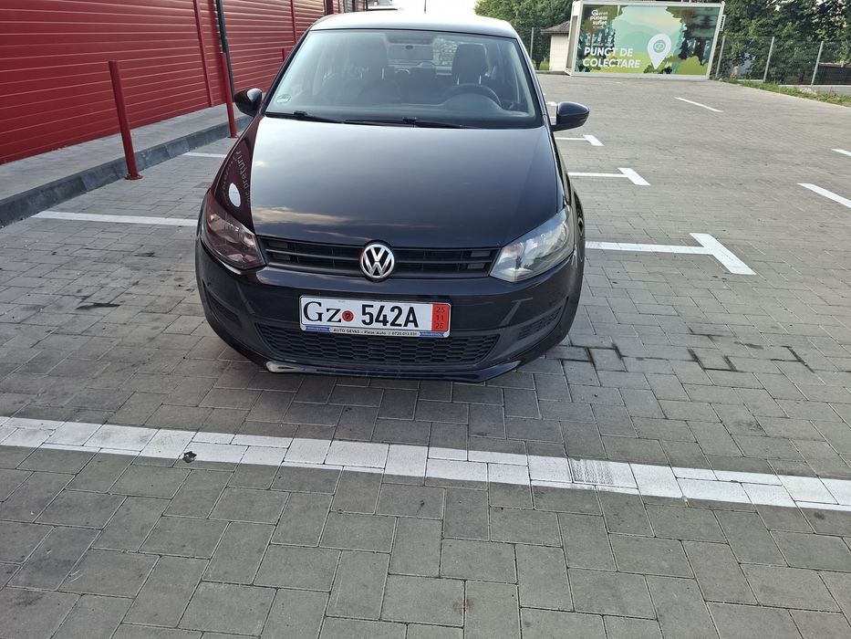 VOLKSWAGEN Polo