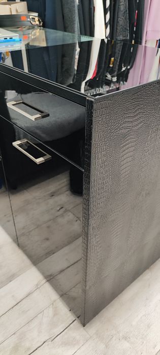 Оборудване за магазин за дрехи