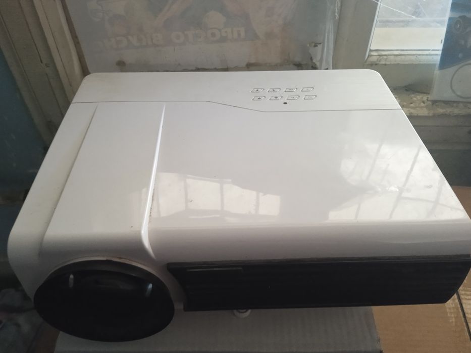 Prajektor yoki  prayektir sotiladi