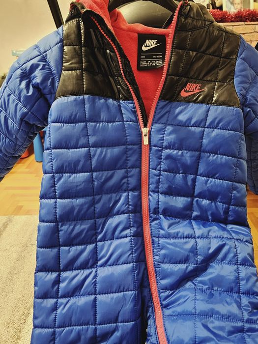 Combinezon Nike 86 92 merge și mai mult