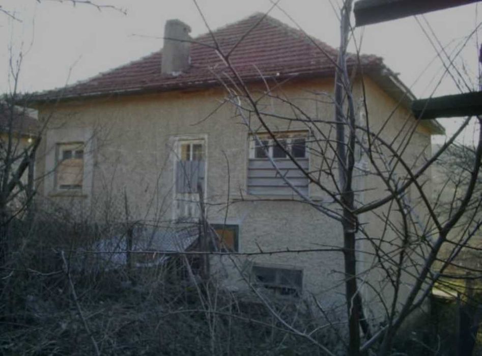 Продава се Къща в Луковит - 1111111 кв.м за 0 €/кв.м - Снимка #2