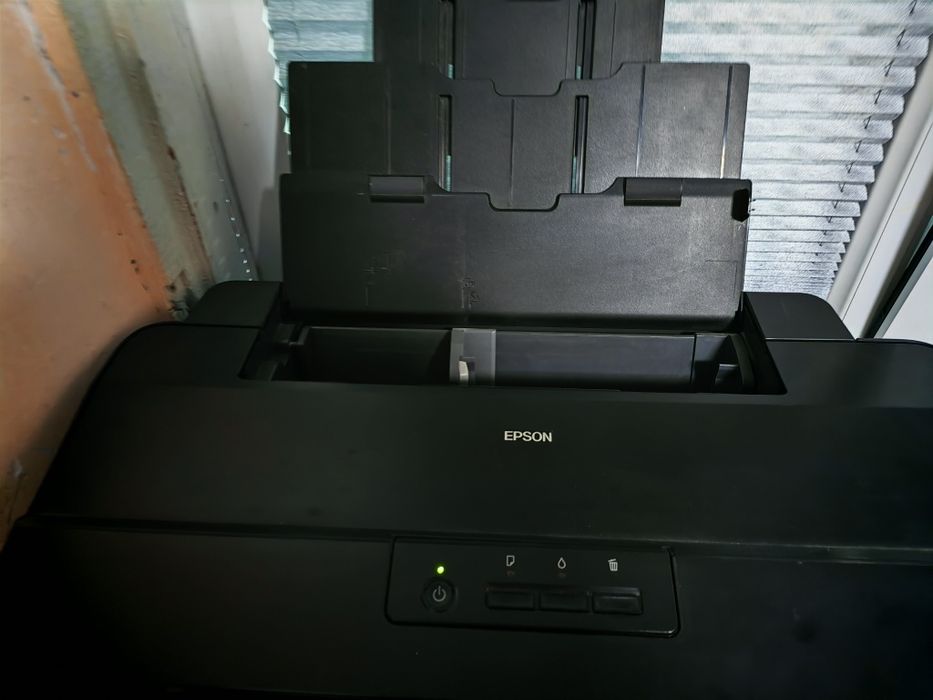 Printer sotiladi epson L1800
