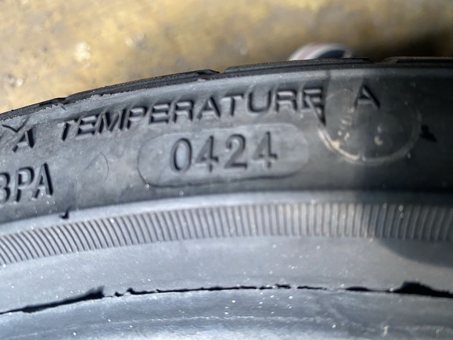 Шины 225/35/19 пара бу