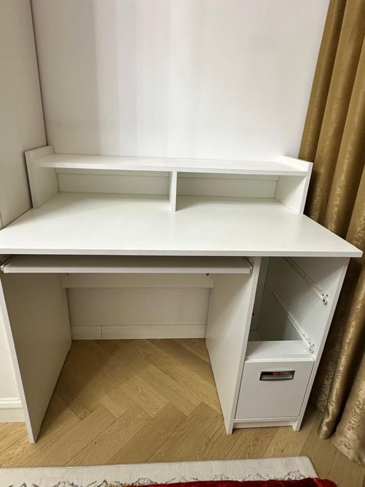 Стол компьютерный