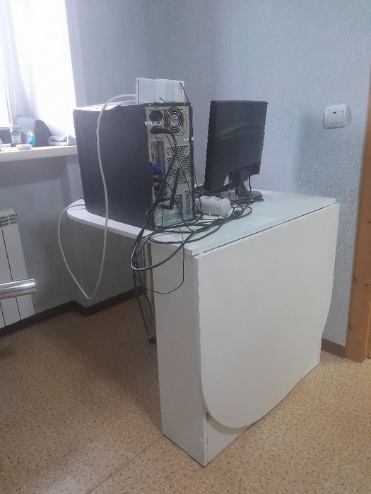 Продам стол раздвижной белого цвета