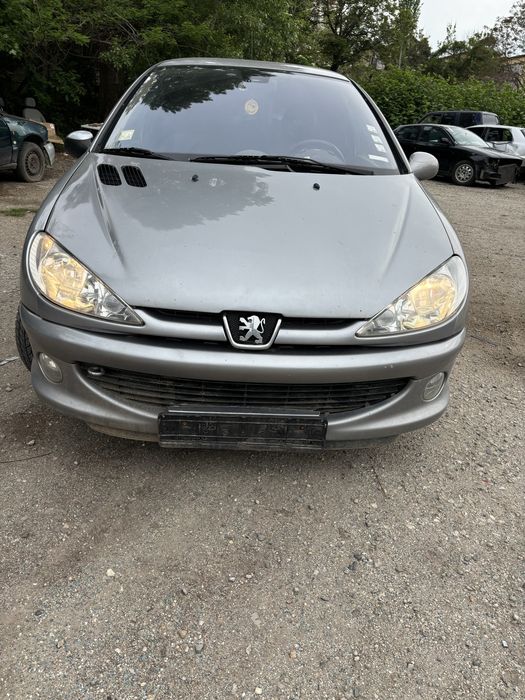 Пежо 206 2.0 бензин на части.