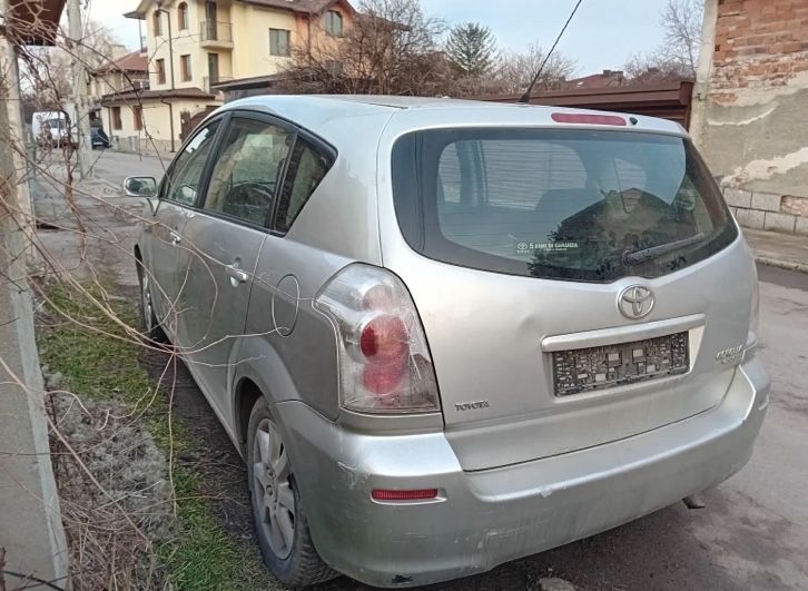 Toyota corolla verso 2.0 d4d 116 к с на части