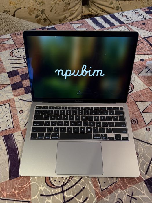 Продам MacBook Air