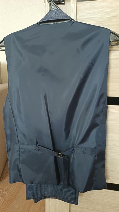 Продам мужской костюм