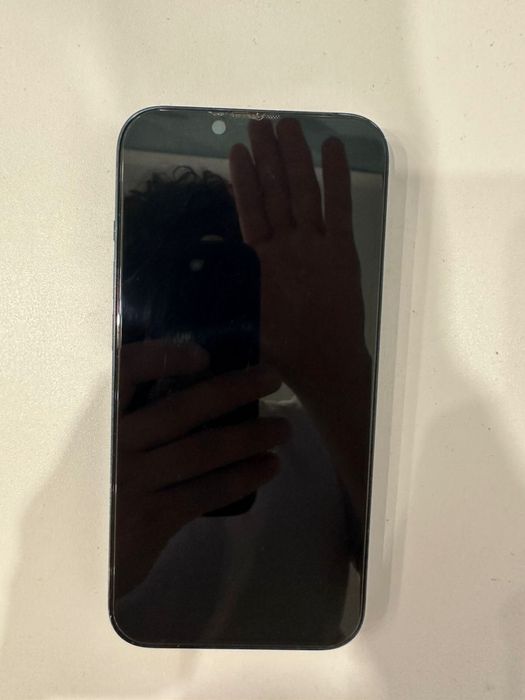 iPhone 13 смартфон